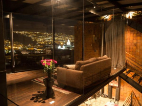 Отель Hotel Casa Gardenia  Кито
